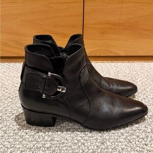 Aquatalia Women’s Black Leather Ankle Boots in Size 10M